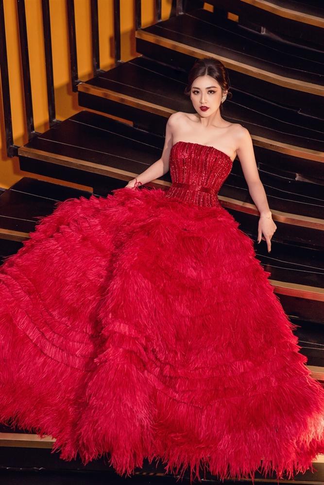 Cao 1m55, Hòa Minzy vẫn cân đẹp khi đụng hàng Ngọc Trinh - Lâm Khánh Chi-10