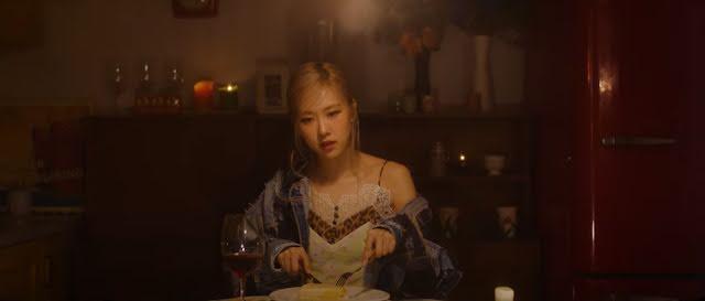 YG tung teaser cực nhây cho Rosé nhưng fan vẫn quyết soi tá hint nổi da gà-3