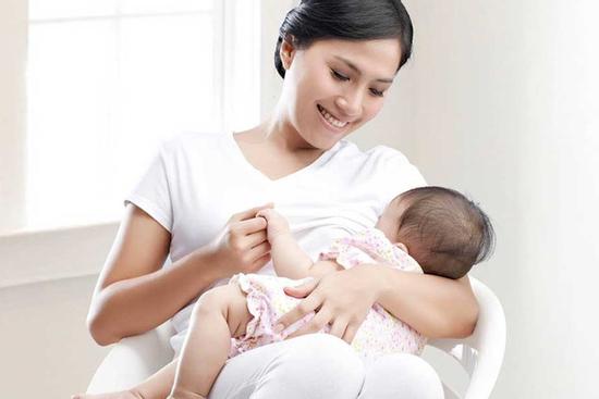 Thưởng tiền hoặc hiện vật cho phụ nữ sinh đủ 2 con trước 35 tuổi ở 21 tỉnh, thành