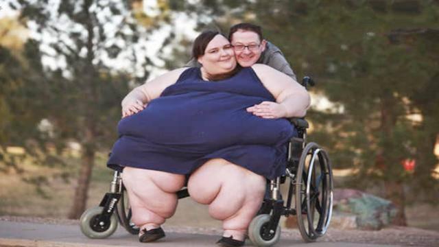 Nặng nửa tấn vẫn được trai giàu mê mệt, cưới về chồng bón cơm vỗ béo cho vợ-2