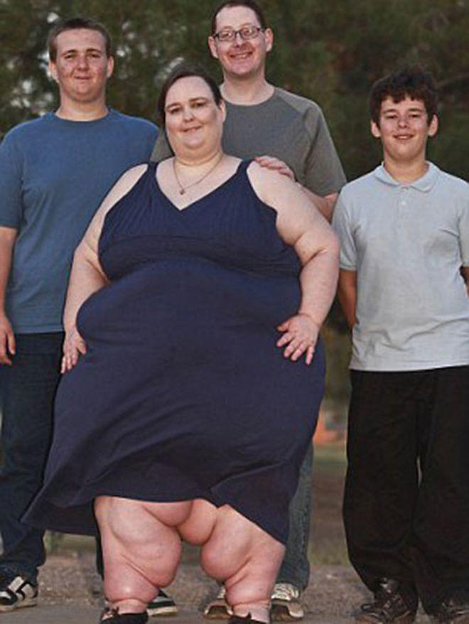 Nặng nửa tấn vẫn được trai giàu mê mệt, cưới về chồng bón cơm vỗ béo cho vợ-5