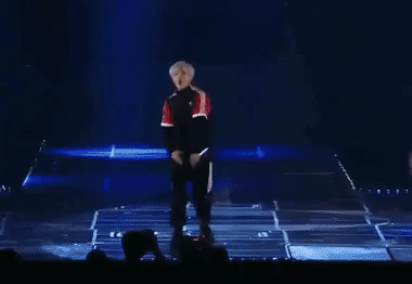 J-Hope, RM từng cứu Suga một bàn thua trông thấy ngay trên sân khấu-4