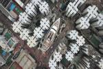 Video: Toàn cảnh du thuyền khổng lồ giữa phố Hồng Kông