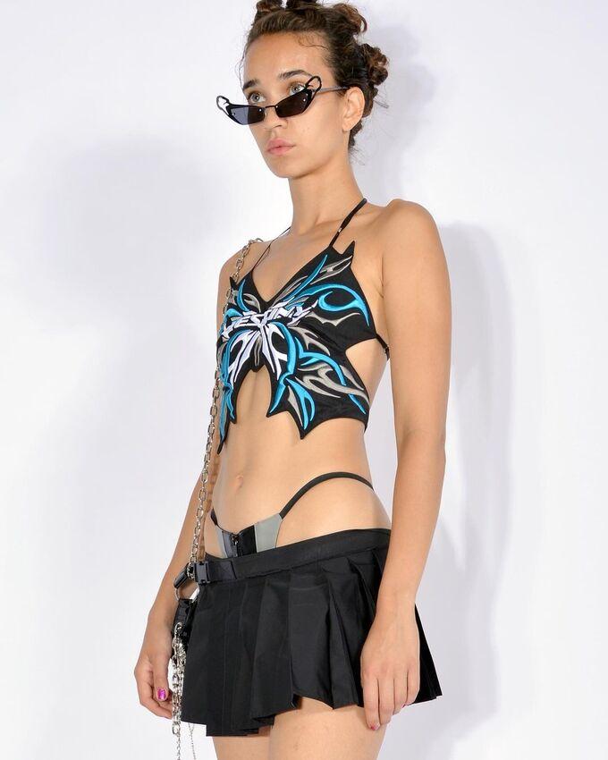 Đụng áo cánh bướm tí hon, Ngọc Trinh bị chê phản cảm - Lisa BLACKPINK chất lừ-4