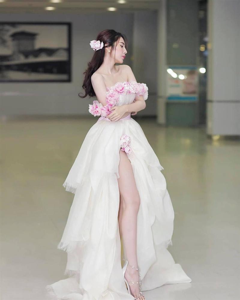 Bóc bí quyết giúp Thủy Tiên lúc nào cũng như tiểu thư trong tranh, hạ gục mọi ánh nhìn-3