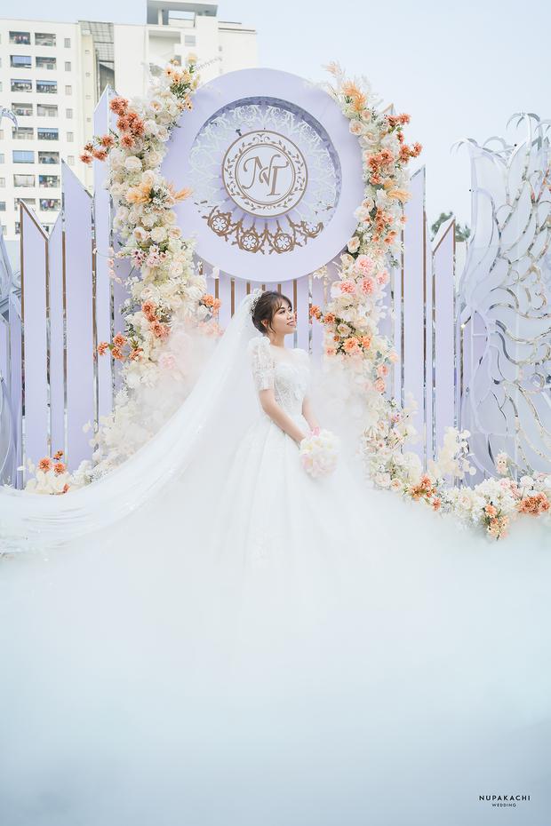 Đám cưới cổ tích ở Bắc Ninh: Riêng tiền thiết kế 30 tỷ, 300 xế xịn đỗ kín đường-7