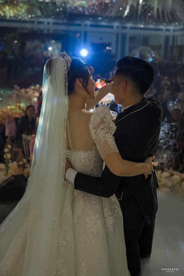 Đám cưới cổ tích ở Bắc Ninh: Riêng tiền thiết kế 30 tỷ, 300 xế xịn đỗ kín đường-12