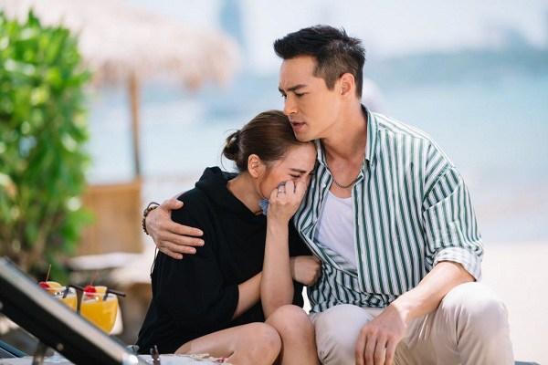 Cám cảnh vợ đi khám bệnh, chồng gọi về trông con để còn bận đi... ngoại tình-4