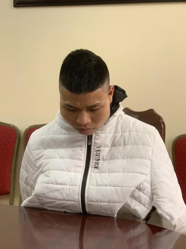 Vụ hiếp dâm nữ sinh trong thang bộ chung cư: Lưu nhiều ảnh nóng ở điện thoại, bị đá vào bộ phận nhạy cảm-1