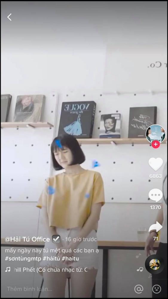 Xôn xao clip được cho là Hải Tú ngồi trong xe ô tô bị bao vây, ném trứng-4