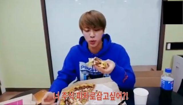 Jin BTS từng nổi điên với mẹ chỉ vì... mấy miếng pizza-3