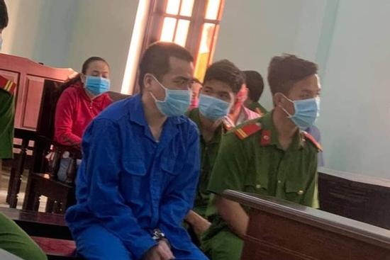 Tây Ninh: Thầy giáo 8X 'biến thái' dụ dỗ, giao cấu với nhiều nam sinh