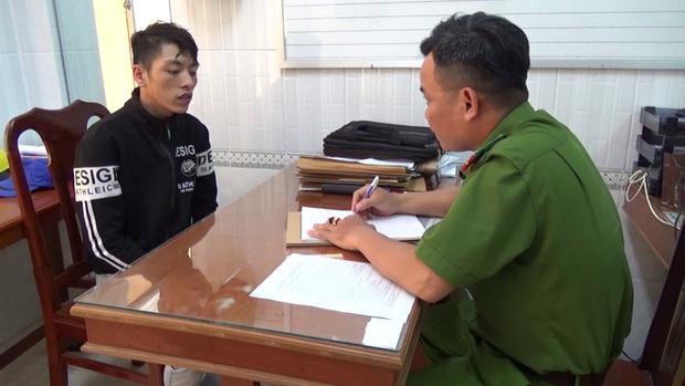 Clip: Đang lên chùa giải hạn cho bớt đen, 2 tên cướp bị tóm-2