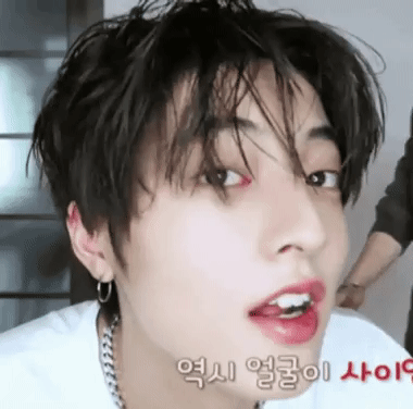 Điểm mặt 6 Idols thuộc 2004line có visual ấn tượng khiến netizens chao đảo-4