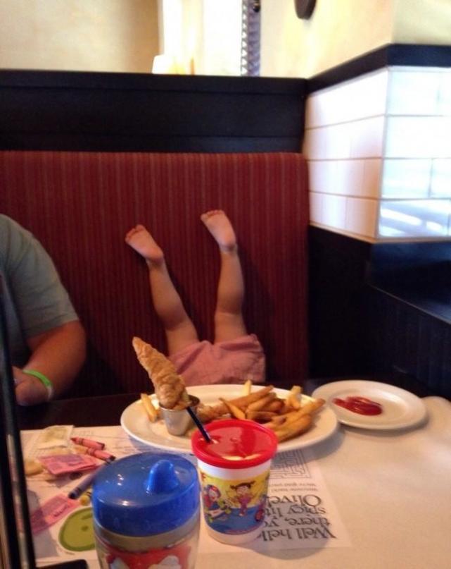 Vừa cười vừa lo ngay ngáy trước màn trông con của các ông bố, bà mẹ đệ nhất đoảng-4