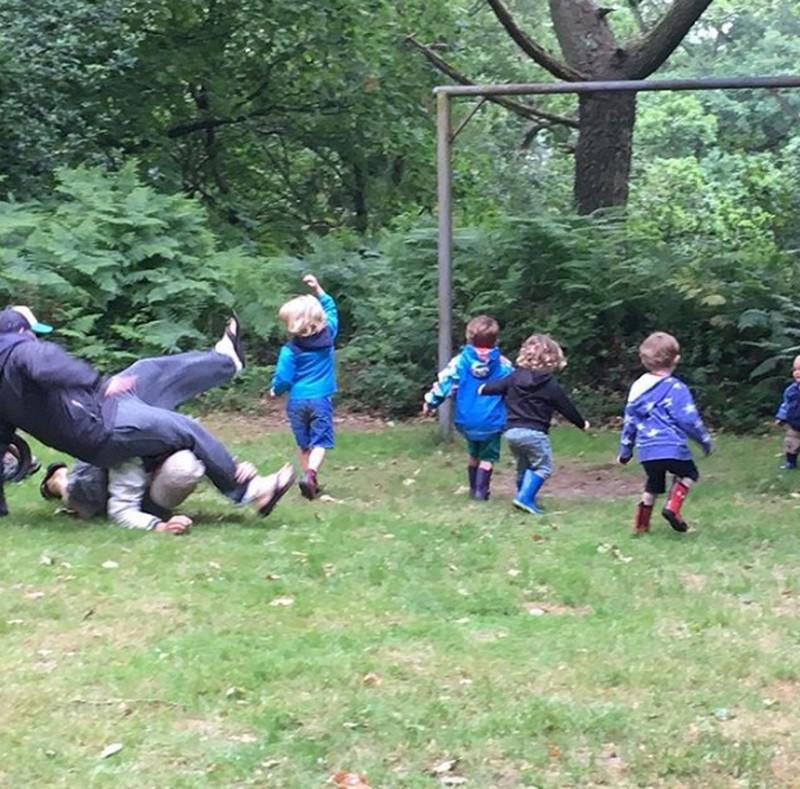 Vừa cười vừa lo ngay ngáy trước màn trông con của các ông bố, bà mẹ đệ nhất đoảng-6