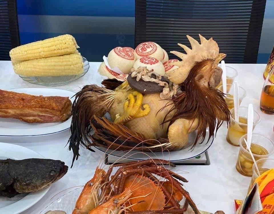 Làm mâm cơm cúng bá đạo, cô gái khiến dân mạng cười sái quai hàm-1