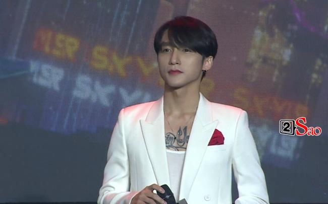 Sơn Tùng xuất hiện hốc hác, mặt nhọn hoắt, không một lời đả động Thiều Bảo Trâm-4