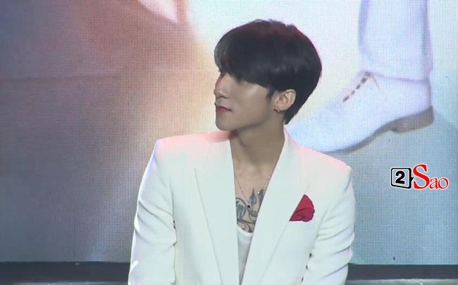 Sơn Tùng xuất hiện hốc hác, mặt nhọn hoắt, không một lời đả động Thiều Bảo Trâm-6