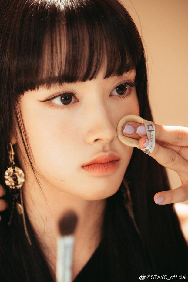 Ảnh thẻ của tân binh để tóc mái đẹp nhất Kpop chỉ sau Lisa (BLACKPINK)-5