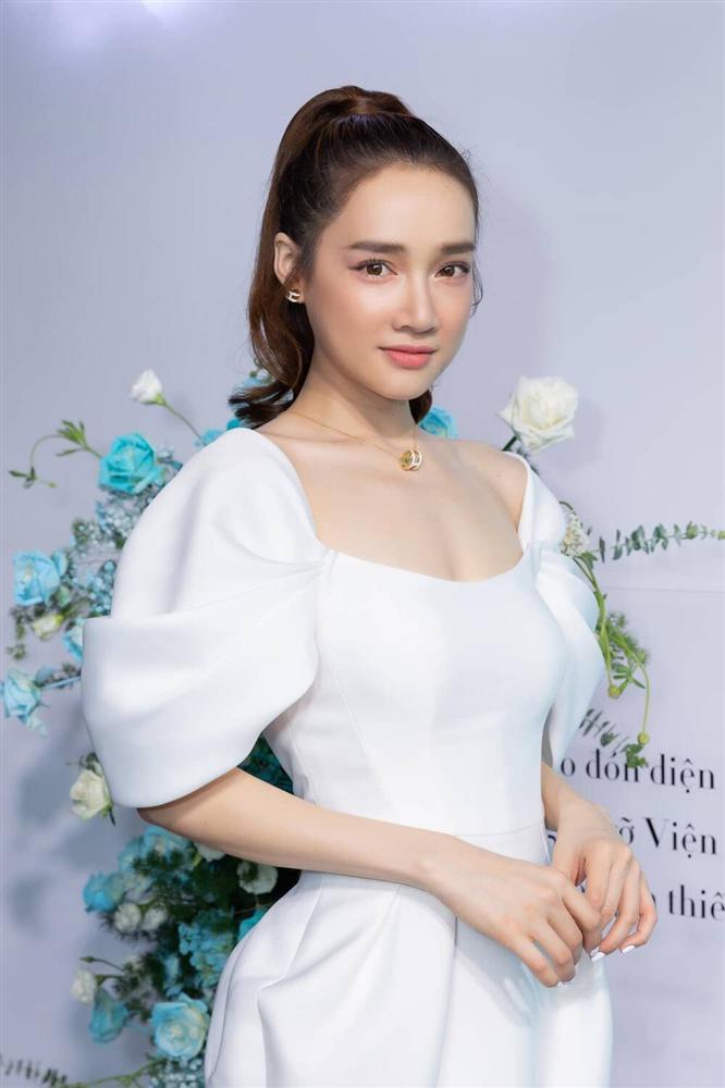 Ninh Dương Lan Ngọc và Nhã Phương lộ mặt tròn xoe vì nhầm kiểu tóc, sai một li đi một dặm!-3