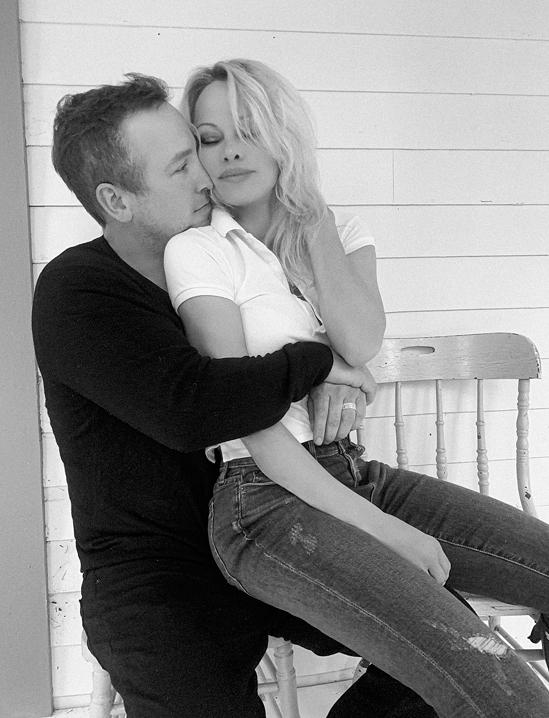 Bom sex Pamela Anderson kết hôn lần năm-4