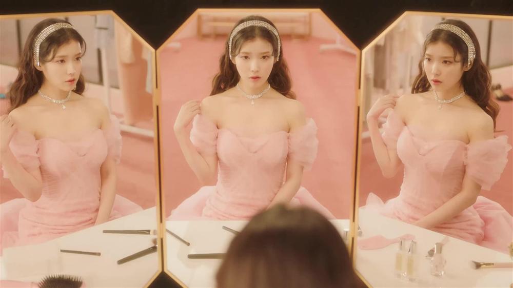 IU thay liên tục 11 bộ đồ hiệu đắt đỏ trong MV Celebrity-10