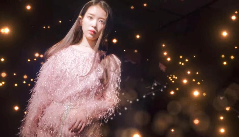 IU thay liên tục 11 bộ đồ hiệu đắt đỏ trong MV Celebrity-13