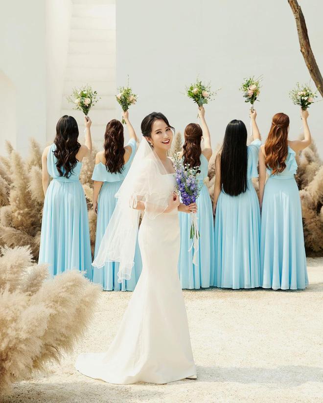Đám cưới Phan Thành: Biệt thự nhà cô dâu dựng cổng hoa tươi hoành tráng-6