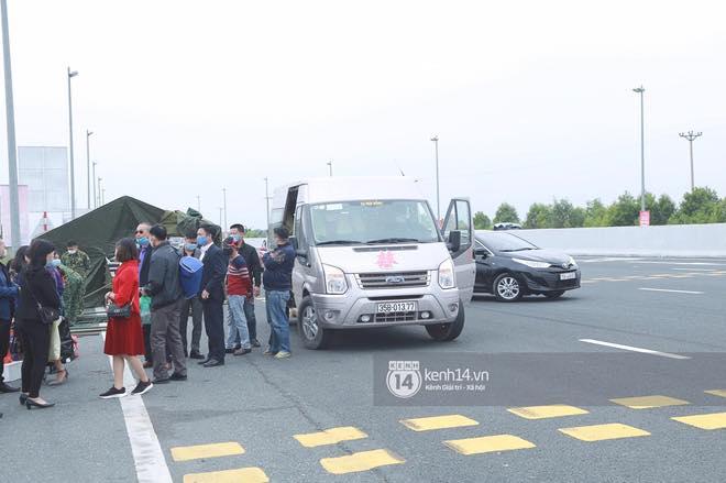 Dở khóc dở cười phút 89, cô dâu chú rể phải hoãn cưới để chạy Cô vy-3