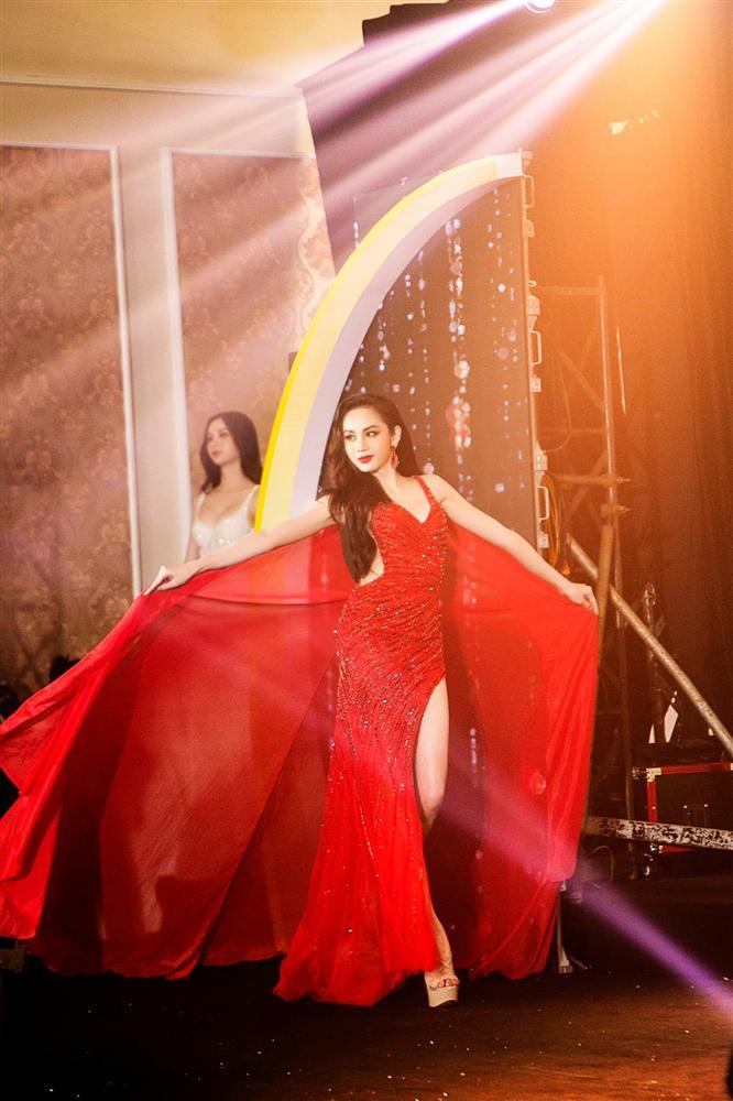 Trưởng đoàn lô tô mỉa mai Á hậu Chuyển giới Lương Mỹ Kỳ-2