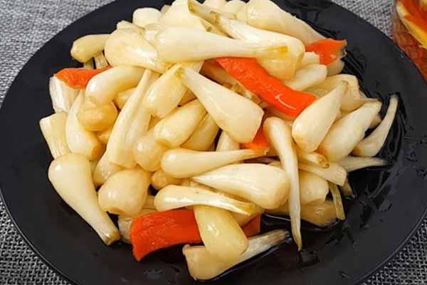 Học ngay cách làm 2 món muối chua ngon tuyệt không thể thiếu trong ngày Tết-7