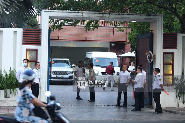 Phan Thành dùng siêu xe 34 tỷ trong lễ rước dâu sáng nay-1