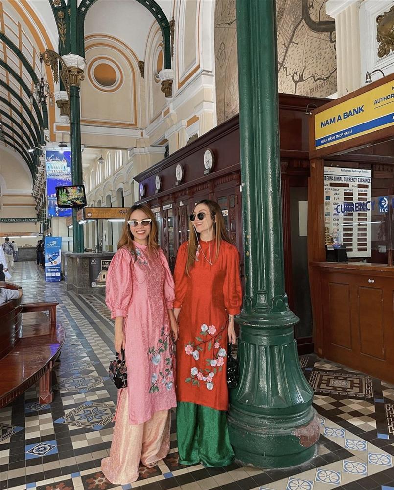 Học lỏm chị chị em em Vbiz chiêu diện áo dài ton-sur-ton-4