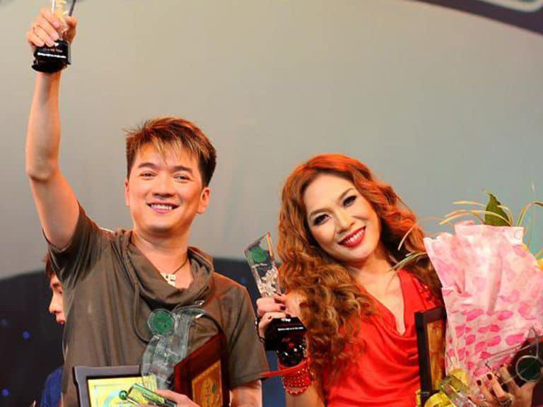 Đàm Vĩnh Hưng vỗ mặt dàn sao bỏ về trong lễ trao giải Làn sóng xanh-2