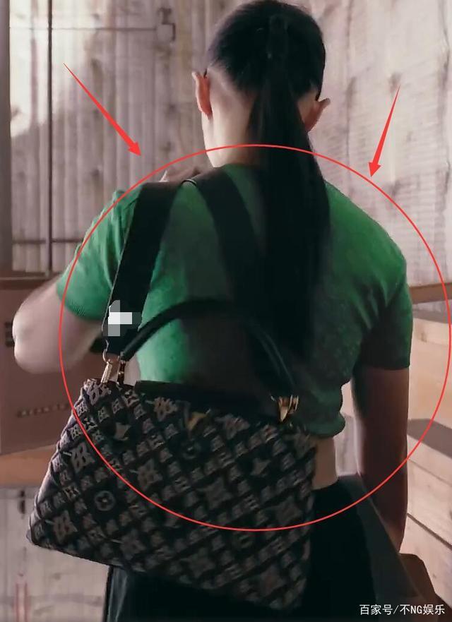 Lưu Diệc Phi bị chê xuống sắc, lộ thân hình tăng cân khác ảnh photoshop-6