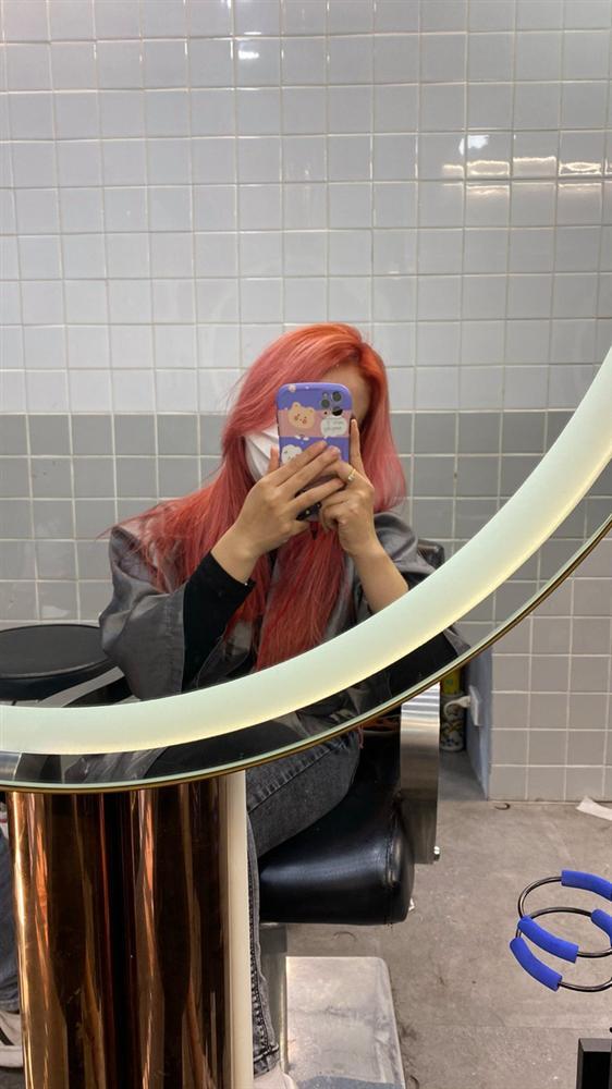 Nhuộm tóc giá 3,5 triệu tại salon có tiếng, cô nàng nhận lại mái tóc xơ nhũn-3