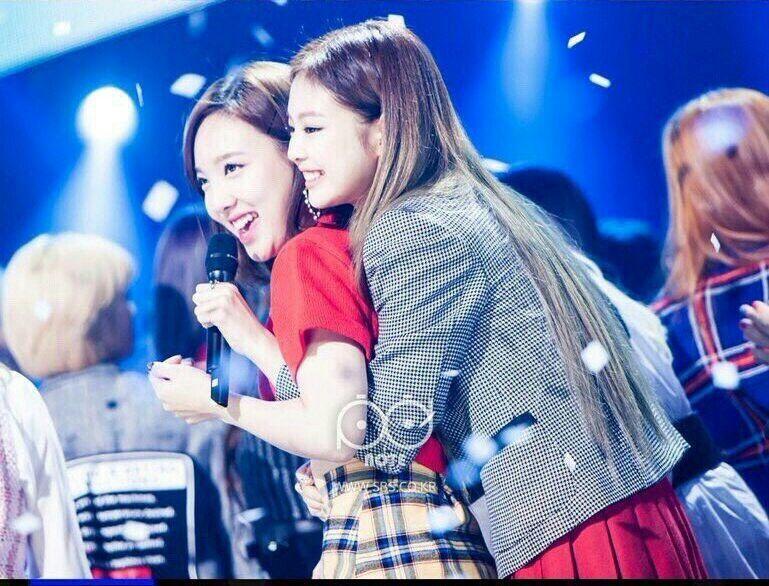 Những moment fan thích war cứ war, thần tượng vẫn tình thương mến thương-5