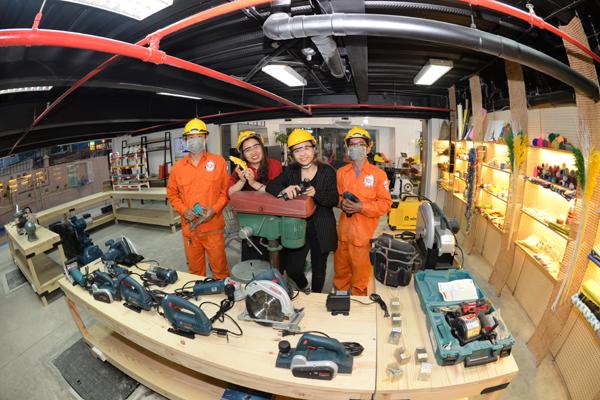 Tết các chị đẹp: Huyền Baby đi làm đẹp, Linh Rin ăn Tết ở Sài Gòn với Phillip Nguyễn?-8