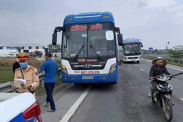 Khẩn: Bộ Y tế yêu cầu những ai đến 4 địa điểm sau phải liên hệ ngay cơ sở y tế gần nhất-2