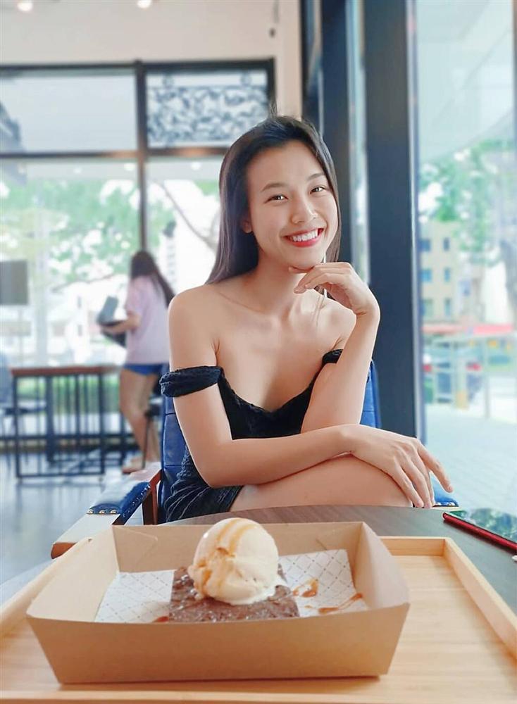 MC Hoàng Oanh tự tin khoe eo thon dáng nuột sau thời gian nỗ lực giảm cân-5