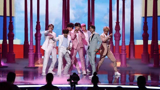 Hơn 20 màn trình diễn đỉnh cao của BTS bốc hơi, ARMY tế Big Hit sấp mặt-4