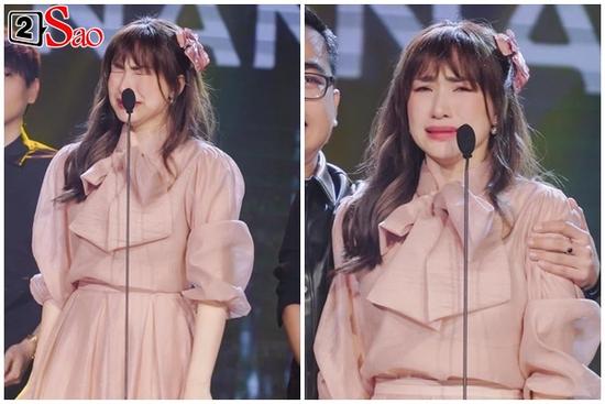 Visual đỉnh như Hòa Minzy: Khóc nức nở, tóc lòa xòa vẫn xinh hết phần thiên hạ