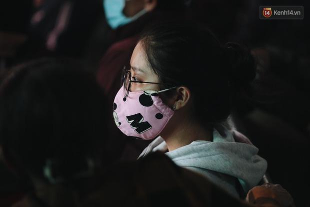 Sinh viên ùn ùn rời Sài Gòn về quê ăn Tết sớm, bến xe đông nghẹt khách-15