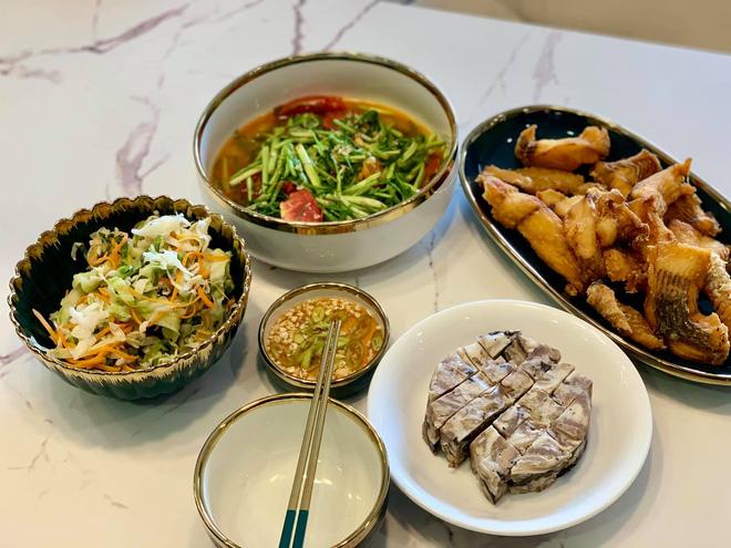 Nam sinh 18 tuổi mê nấu ăn hơn đi chơi, nhìn mâm cơm là muốn xin ngay slot làm bạn gái-4