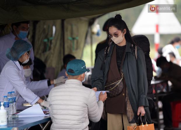 Sinh viên hối hả trở về Quảng Ninh: Không lo giãn cách xã hội chỉ cần được ăn Tết cùng gia đình-8