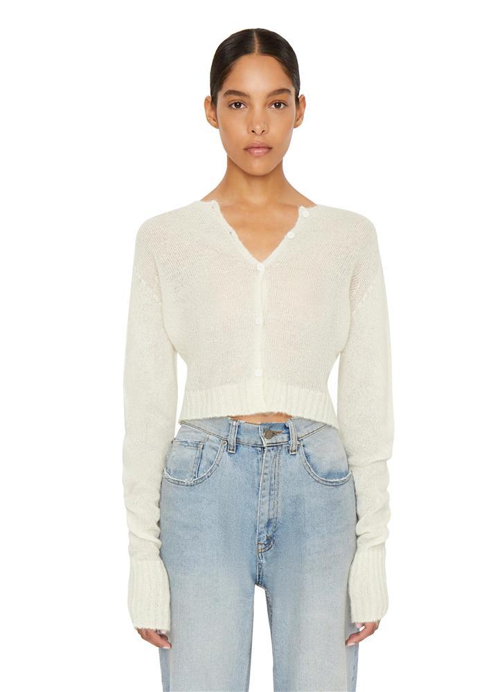 Diện áo len giống Jennie: Rosé lên đồ kín đáo hơn, nhìn sang Chanel sống thấy nội y lấp ló-6