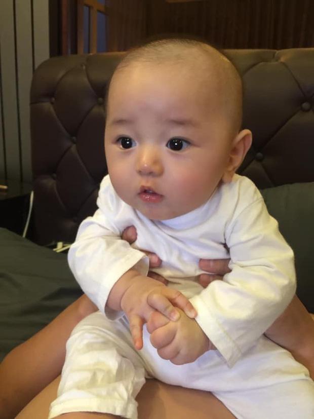 Loạt ảnh hành trình lớn khôn của con trai Trà My Idol khiến ai nhìn cũng tấm tắc: Đẹp trai cực phẩm từ bé-2