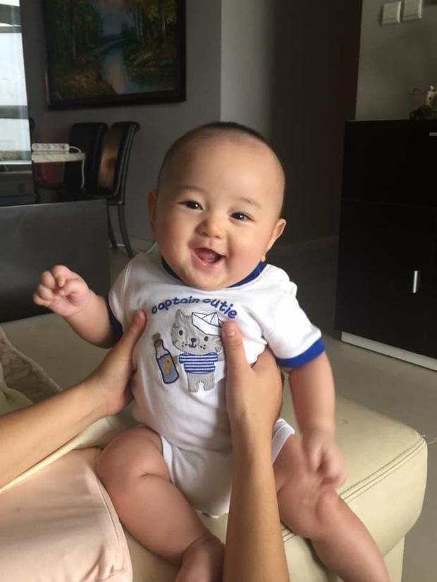 Loạt ảnh hành trình lớn khôn của con trai Trà My Idol khiến ai nhìn cũng tấm tắc: Đẹp trai cực phẩm từ bé-3