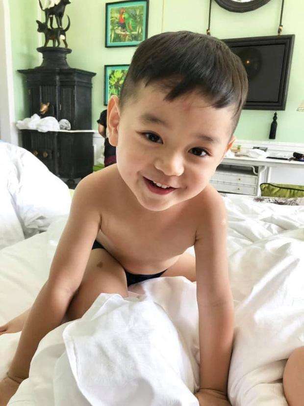 Loạt ảnh hành trình lớn khôn của con trai Trà My Idol khiến ai nhìn cũng tấm tắc: Đẹp trai cực phẩm từ bé-5